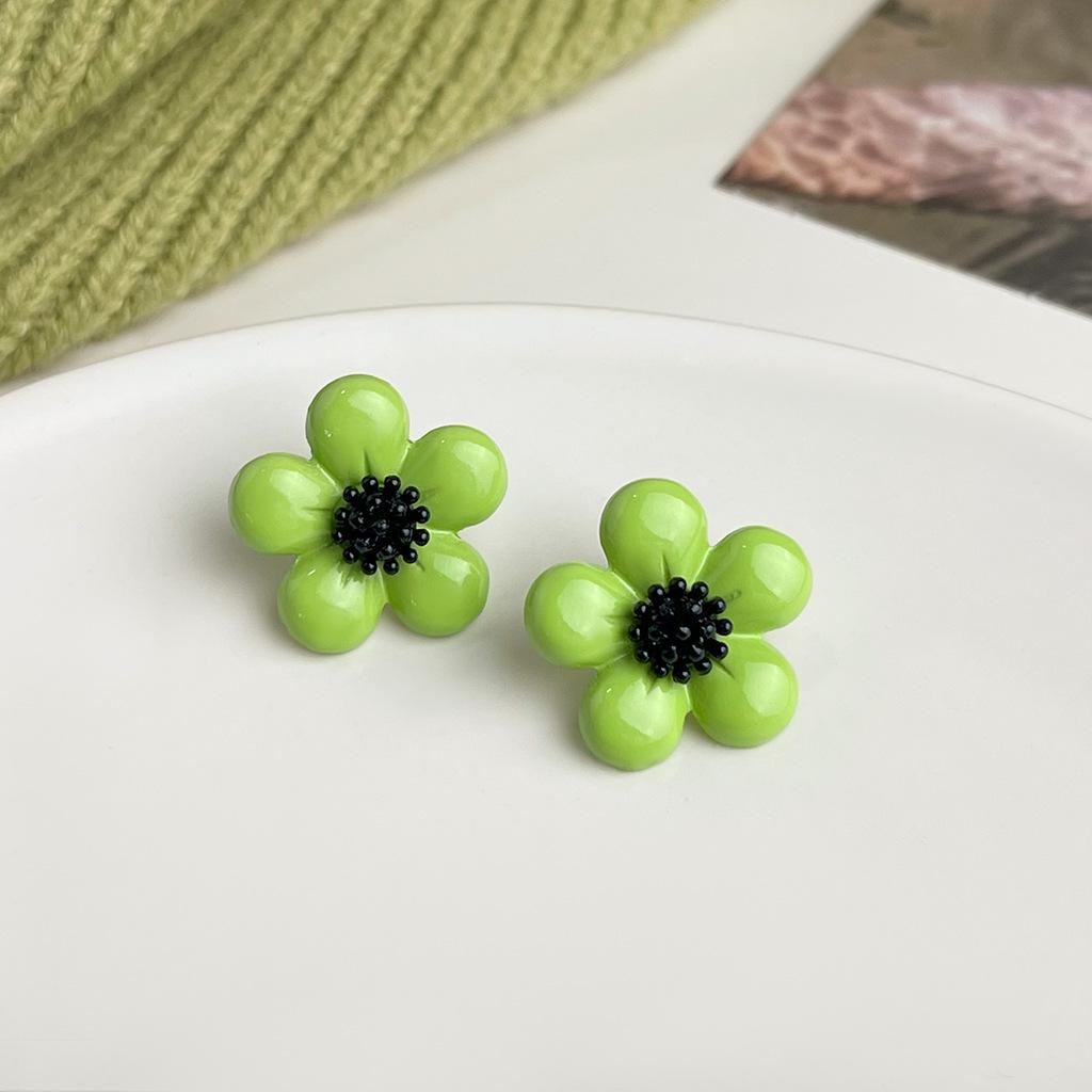 

Зеленые серьги-цветы в стиле Мори: Стильный, Универсальный и Элегантный для Женщин