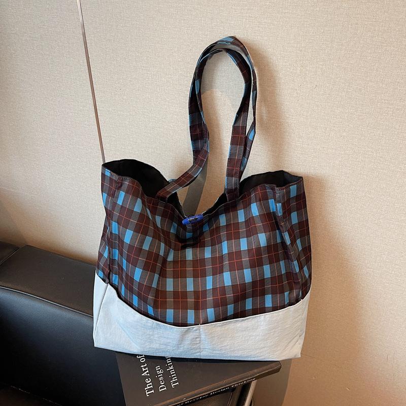 Large capacity lightweight cloth bag women's new retro plaid tote bag autumn and winter commuter casual shoulder bag