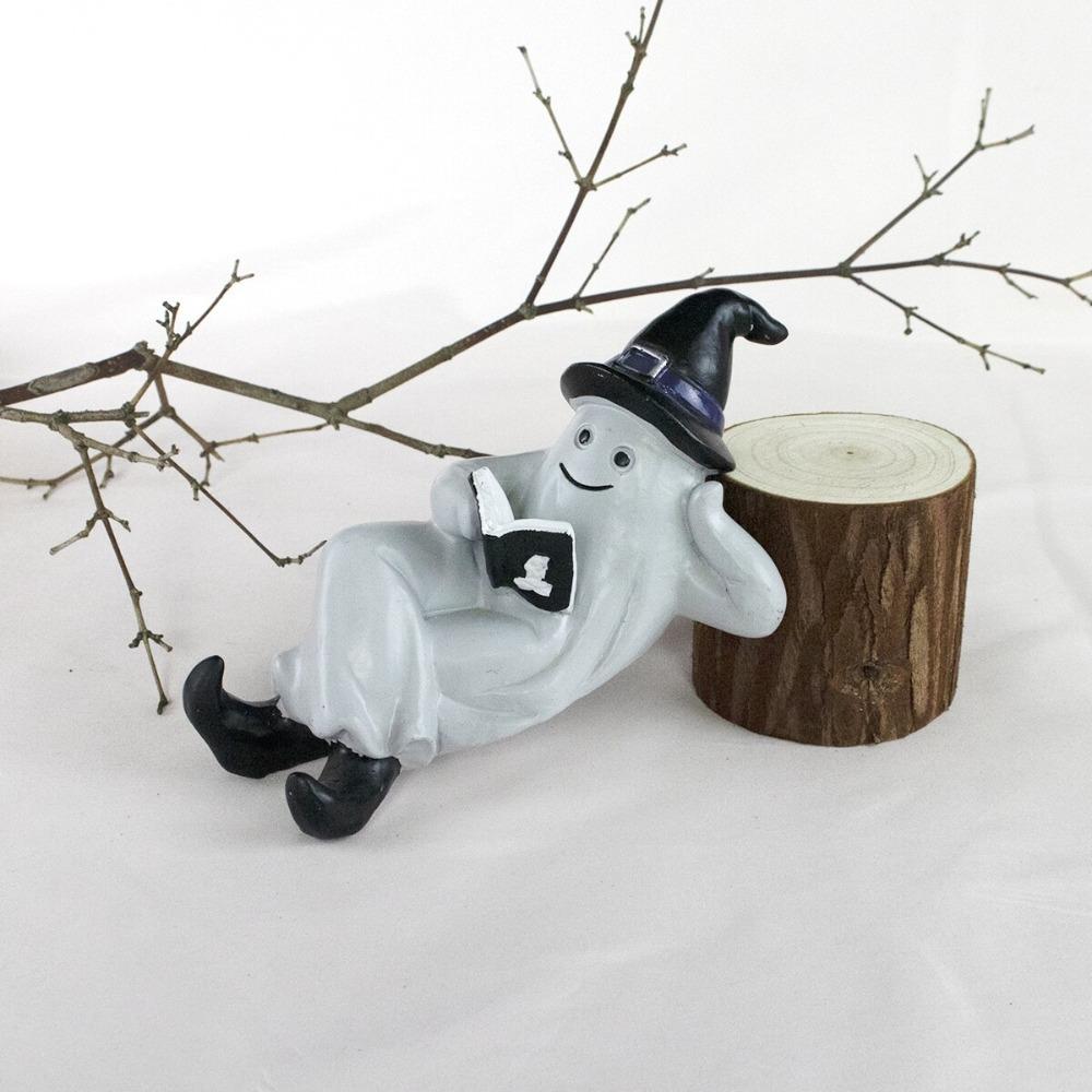 Whimsical Ghost Statue Spooky Halloween Eerie Figurine Ghost Ornament Indoor Decorations