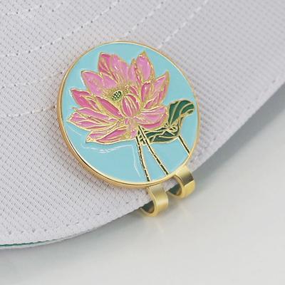 Golf Topu İşaretleyici Şapka Klipsi Emaye Lotus Çiçeği Tasarımı Mıknatıslı Şapka Klipsi Top İşaretleyici Kadınlar Erkekler Golfçü Hediyesi için Golf Aksesuarları