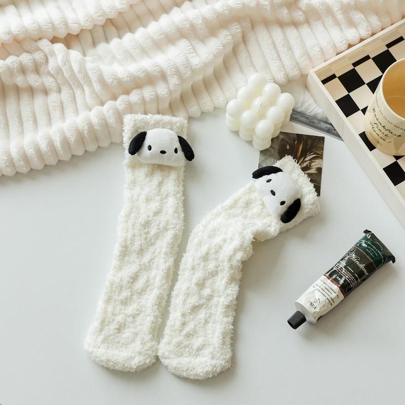 Women's Black and White Coral Fleece Non-Shedding Mid-Tube Socks – Thickened, Plus Velvet, Perfect for Autumn/Winter Home Comfort