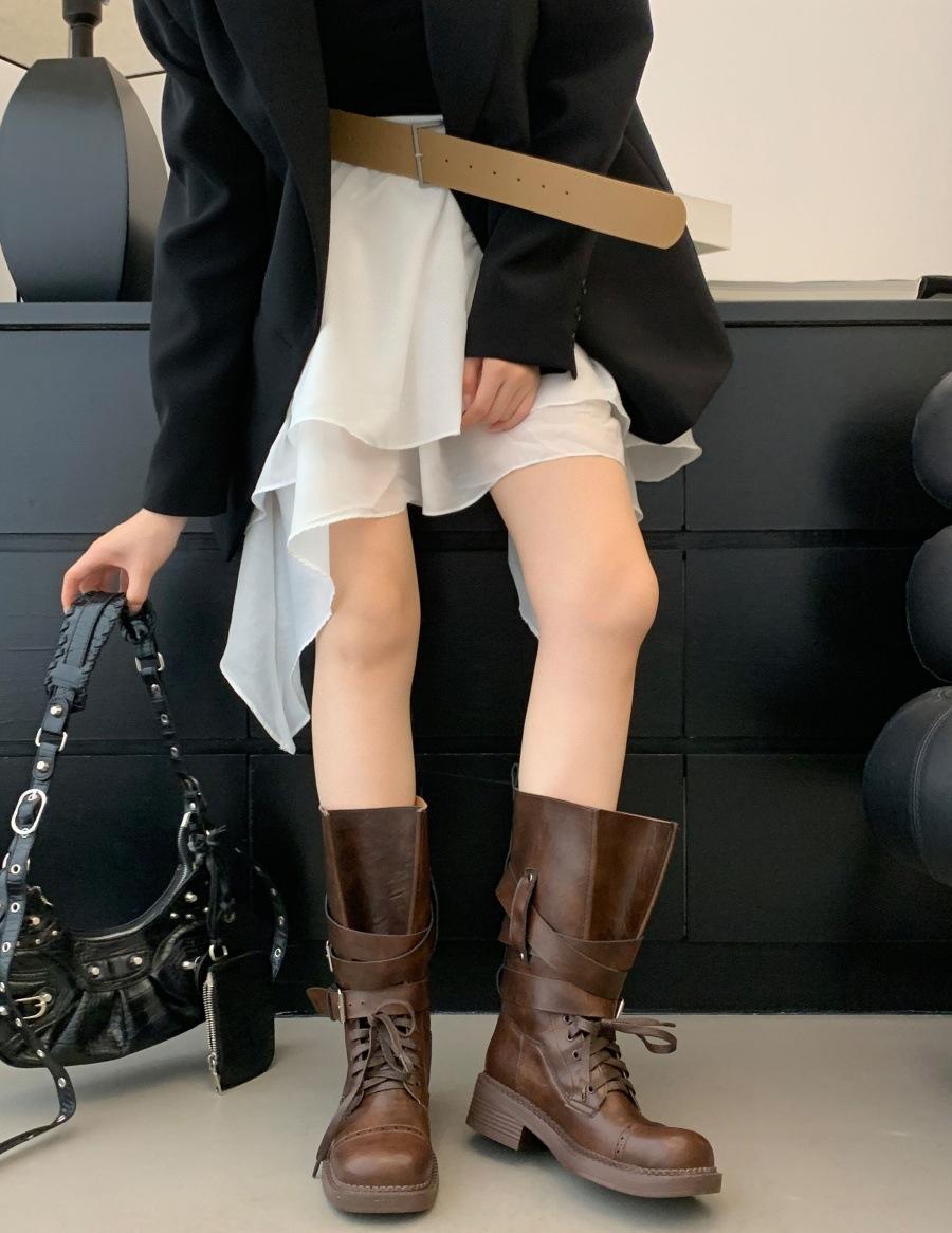 

Кожаные ботинки Мартин на толстой подошве и толстом каблуке, женские, новые 2025, средней высоты, с пряжкой-ремнем, ботинки-локомотивы, одинарные ботинки 40 коричневый