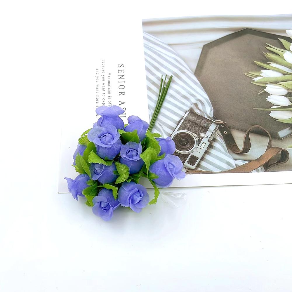 12 pz/lotto Fiori Artificiali Rosa di Seta Mini Bouquet Natale Casa Matrimonio Capodanno Fai da Te Decorazione Scatola Regalo Piante Finte