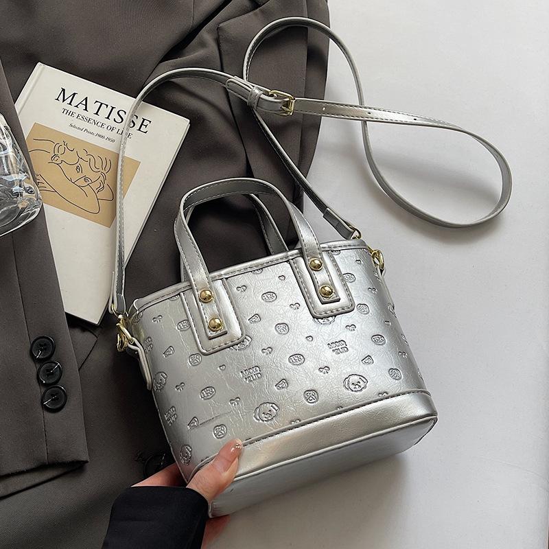 Korean Version of the New Product, Sweet Style Fashion Printing, Portable Bucket Bag, Women's Commuting Versatile and Advanced Messenger Bag