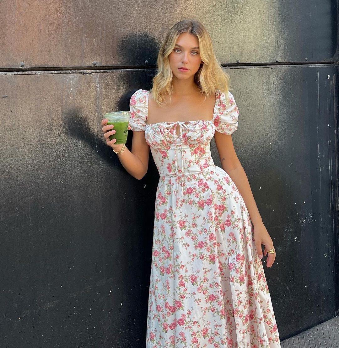 

Женское длинное платье в стиле ретро, ​​летнее богемное платье с цветочным принтом, пышными рукавами, квадратным воротником и завязками, платье с высоким разрезом, уличная одежда L розовый