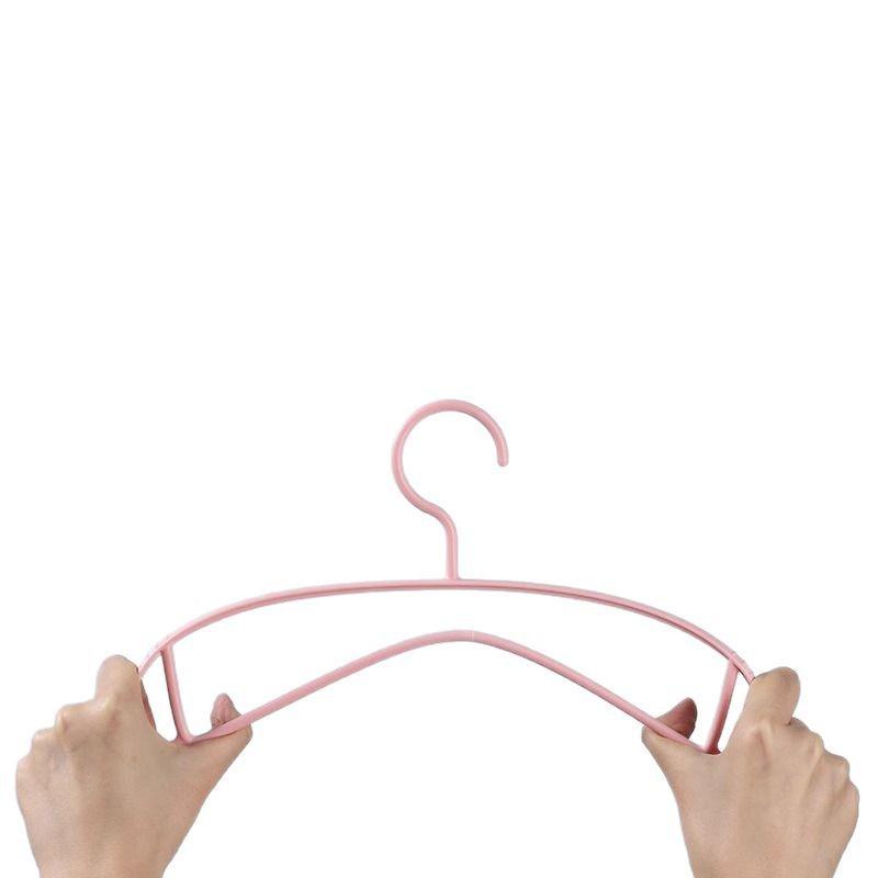 Plastic Non-Slip Clothes Hangers: 100-Pack, Non-Marking, Anti-Shoulder Bump Design, Perfect for Drying and Hanging.