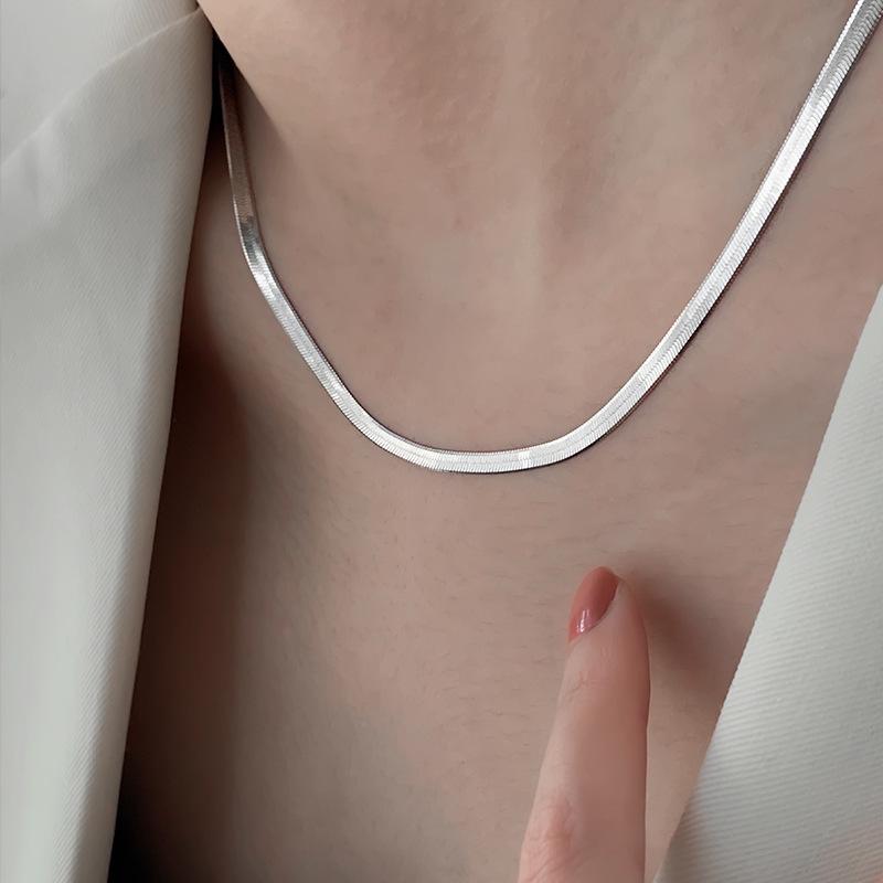 Elegant Layered Snake Bone Necklace for Women - Sweet, Cool, New Style Clavicle Chain