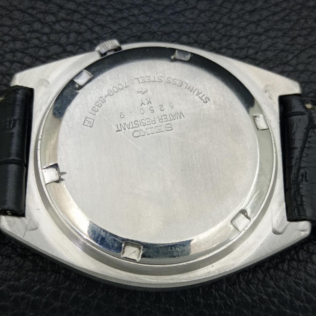 VINTAGE SEIKO 5 AUTOMATIC 7009A JAPAN MENS GREEN COLOR DIAL WATCH A708759-1