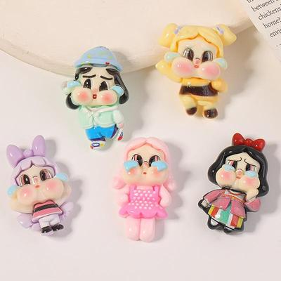 Weinendes Baby – Kunstharz-Accessoires: Aufkleber für Handyhüllen mit Cartoon-Motiven, Haaraccessoires für Kinder, Kühlschrankmagnete und Dekorationsmaterialien