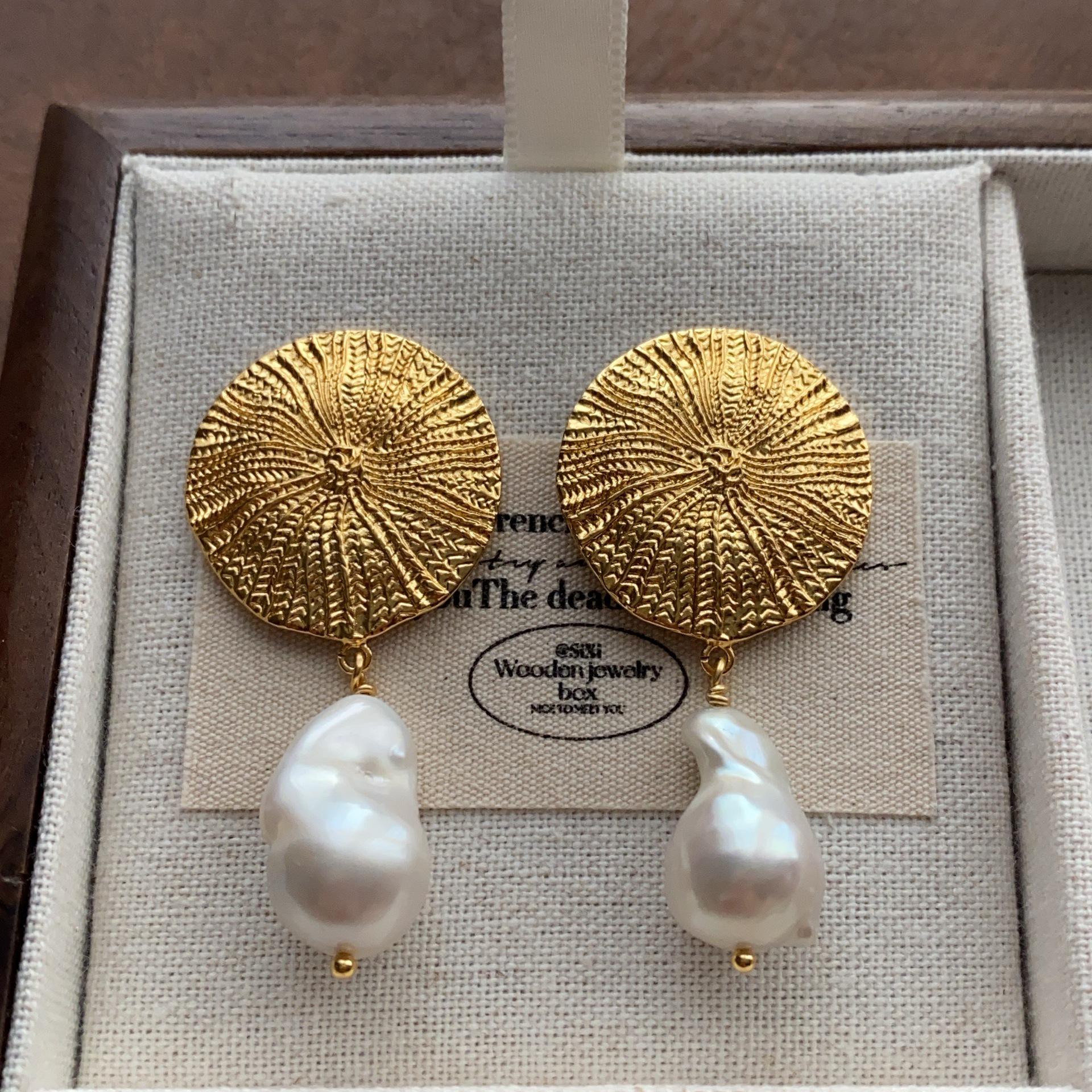 Light Luxury Ancient Round Earrings Warm Baroque Pearl Earrings Soft Fashion Superior Elegant Daily Earrings