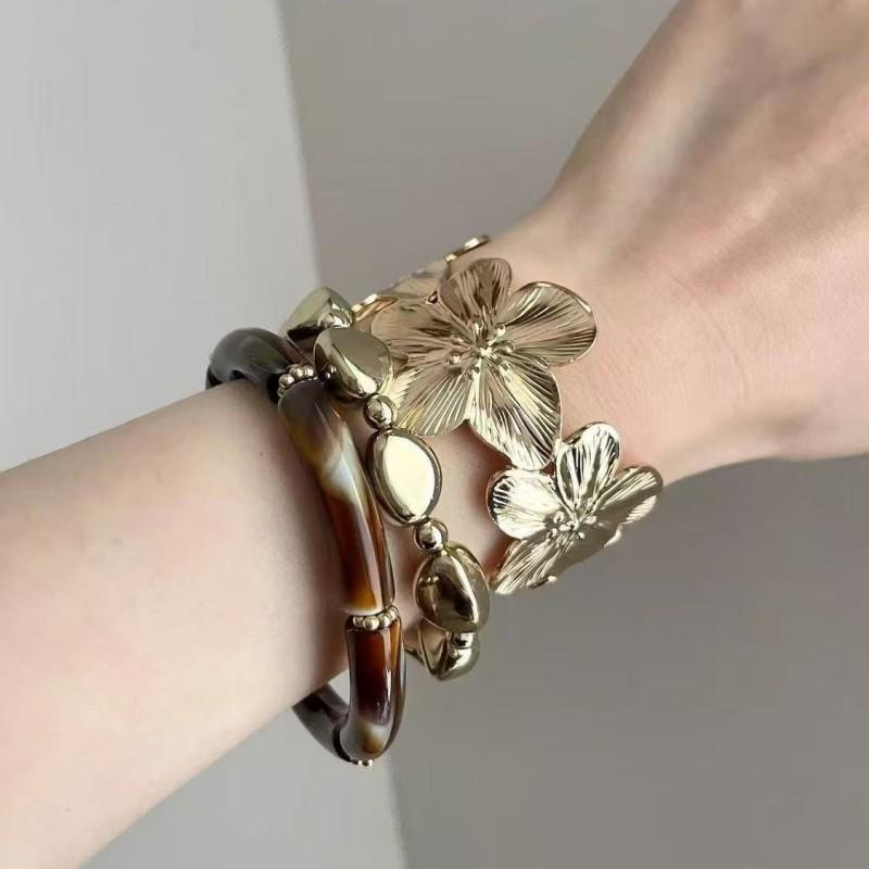 Vintage Floral Layered Bracelet Set Women Alloy Gold Plated Boho Chic Geometric Jewelry 3-piece set