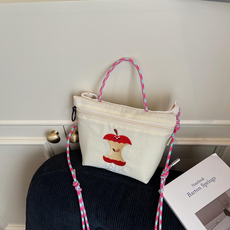 Women's Apple Embroidery Casual Shoulder Cloth Bag 2026 New Style for Going Out Japanese Style Fashi Trendy Crossbody Cloth Ba