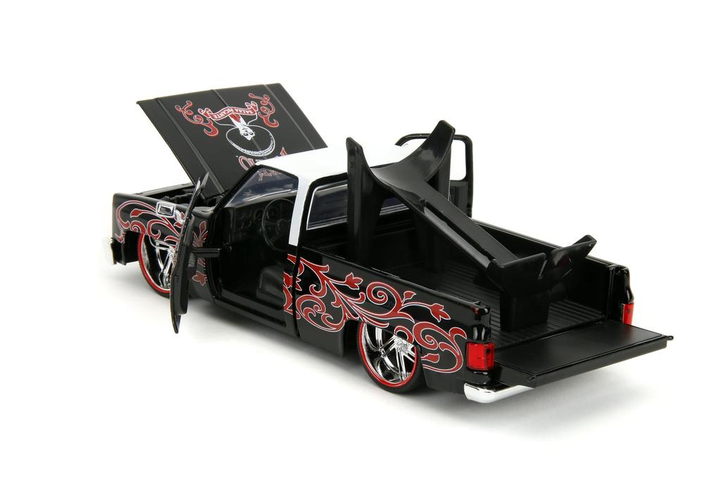 Jada Toys Hollywood Rides Scale Diecast 1985 Chevrolet C10 Tapatio Man Figure Opening Detailed Interior Rubber Tires Day of the Dead Theme For Ages 8