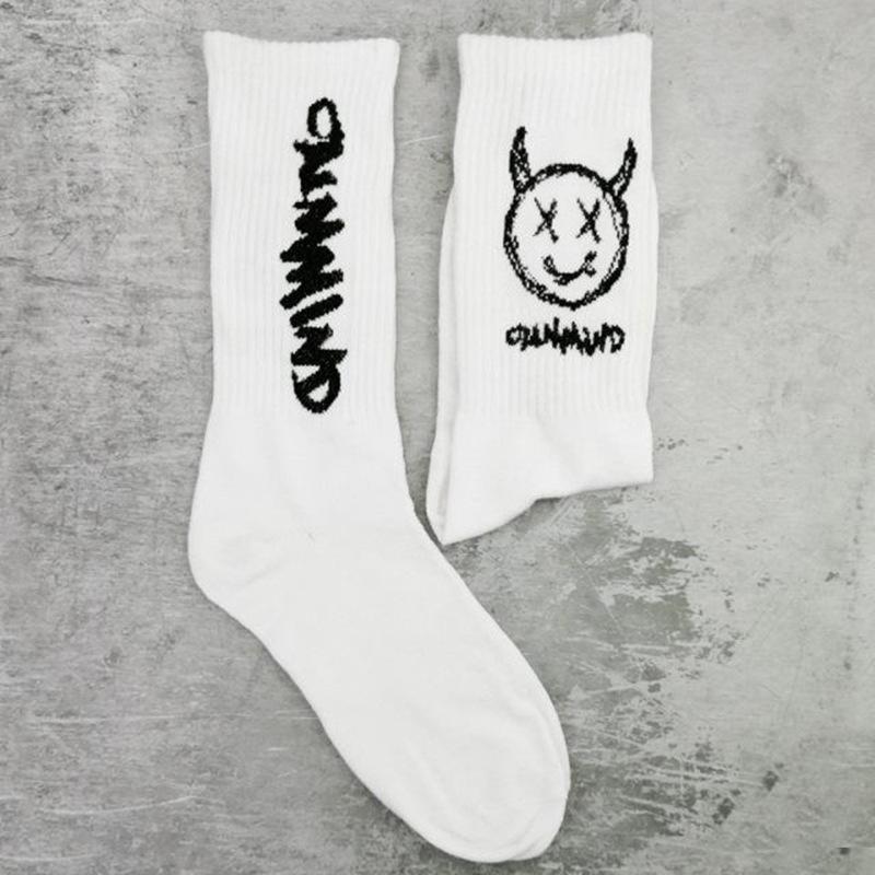 Trendy Korean-Style Men's Mid-Calf Sports Socks for Hip-Hop, Skateboarding, and Basketball