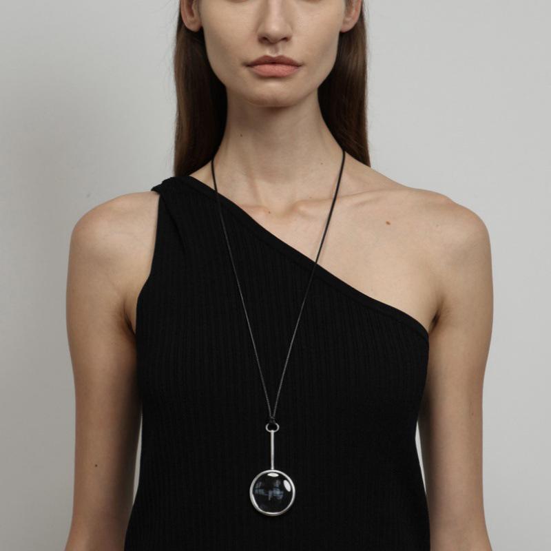 Habl Blogger Style Magnifying Glass Pendant Necklace - Modern, Fun, Dual-Use Design for Women
