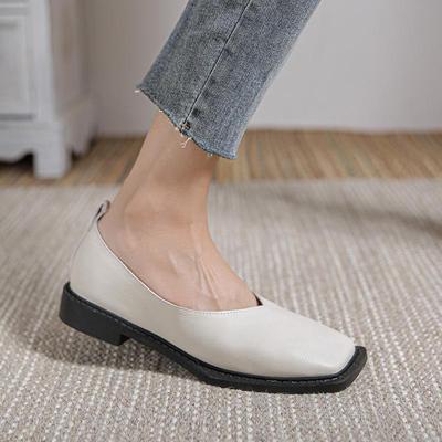 New Women's French Retro Leather Loafers: Low Heel, Large Size, Classic Design Flat Shoes.