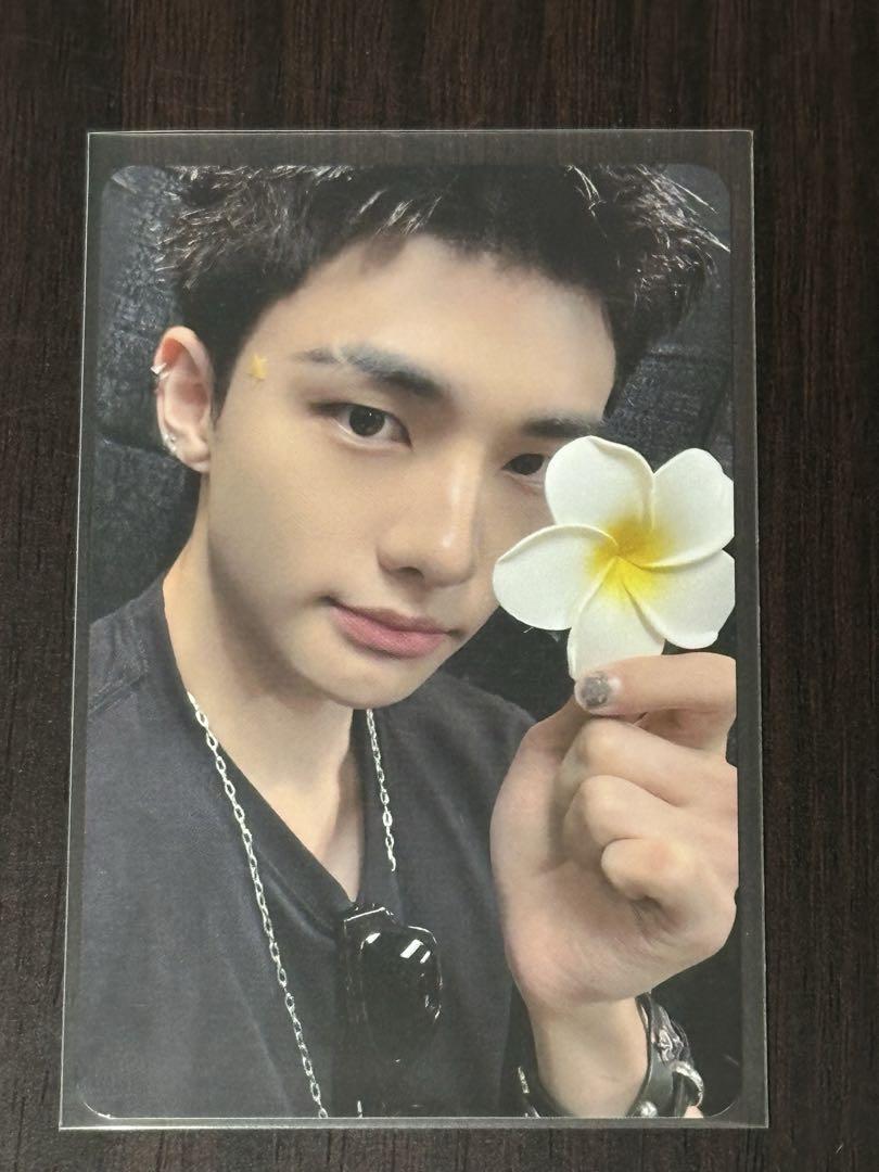 

[USED] Stray Kids Hyunjin Karma Everline