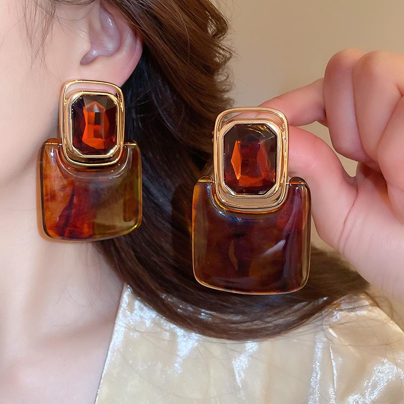 Vintage Ethnic Silver Needle Diamond Inlaid Round Flower Acrylic Resin Stud Earrings for Women