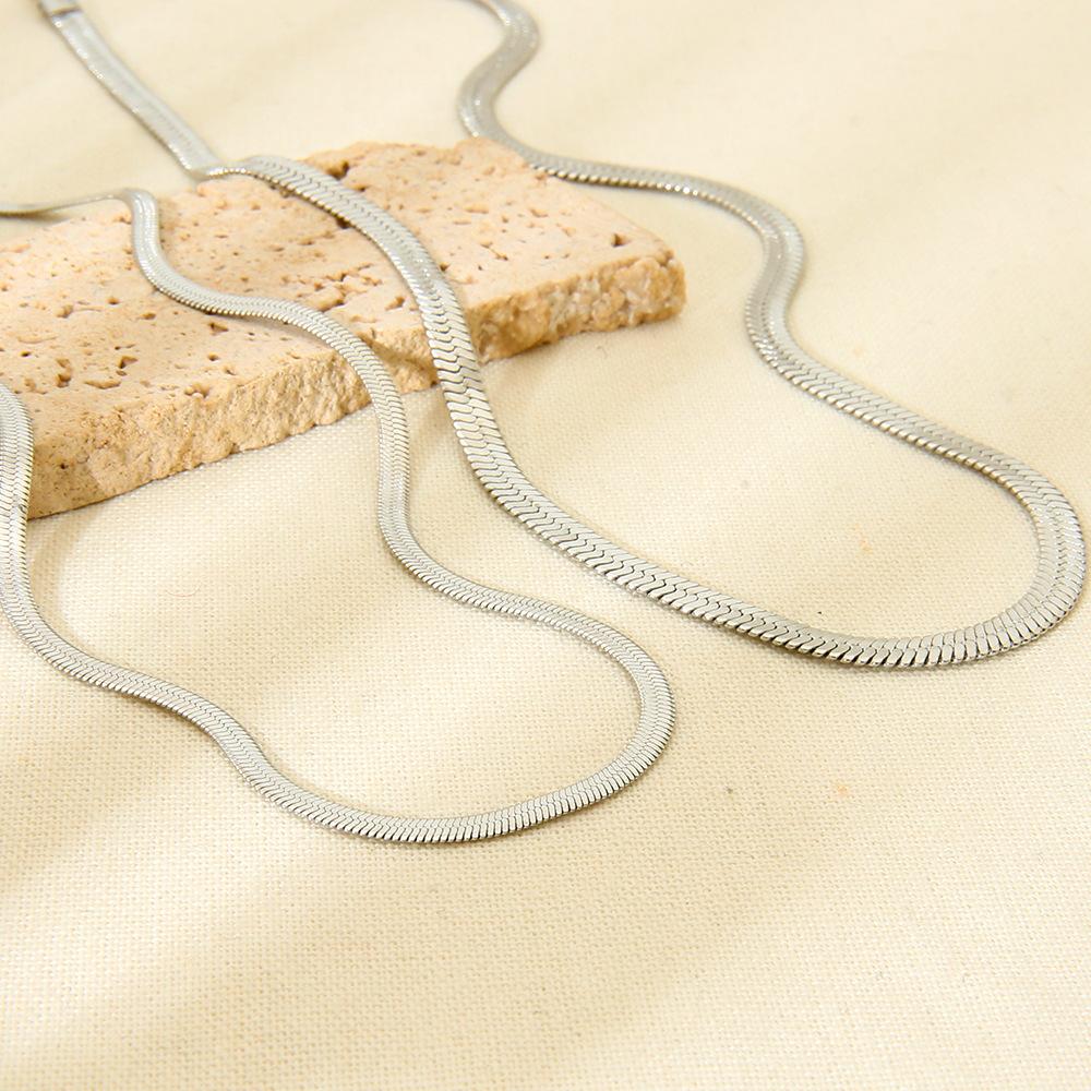Plated ins minimalist 18K gold snake bone chain necklace stainless steel base versatile stacked wearing high-end jewelry women