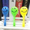PAKET MED 6 Mini Smiley Maracas 8 CM Leksak för barn Födelsedagskalas Påsfyllnad slumpmässig