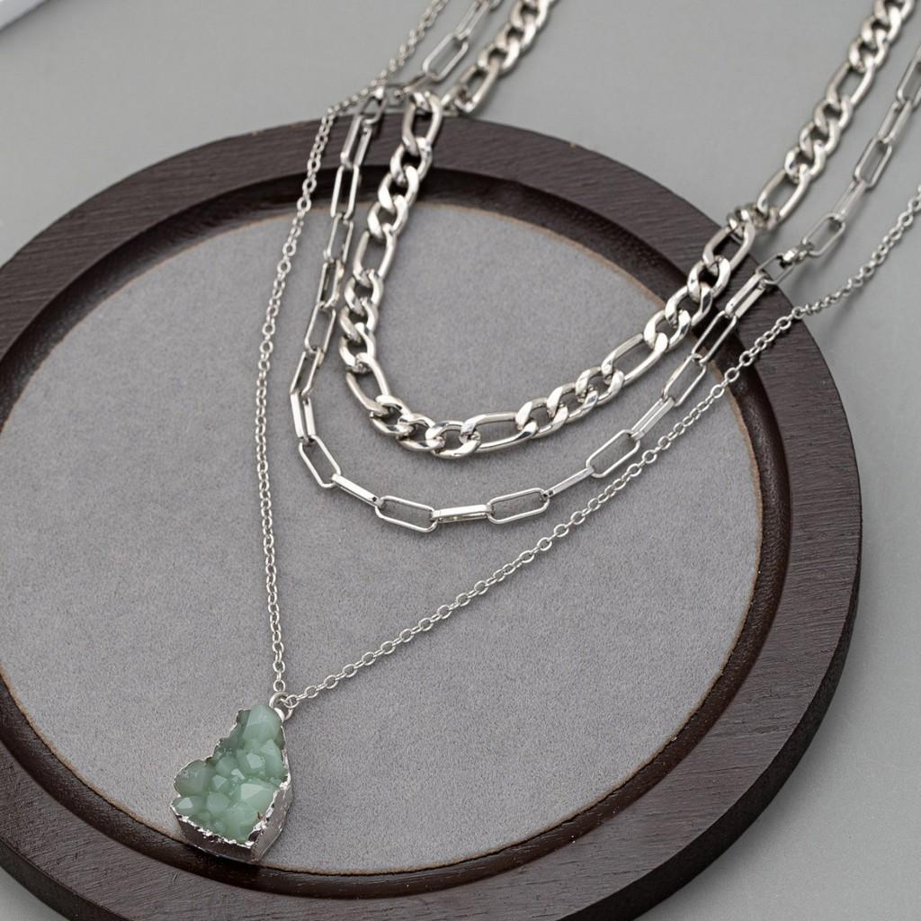 Elegant Alloy Pendant Necklace For Women Featuring Geometric Shapes And Fall Style