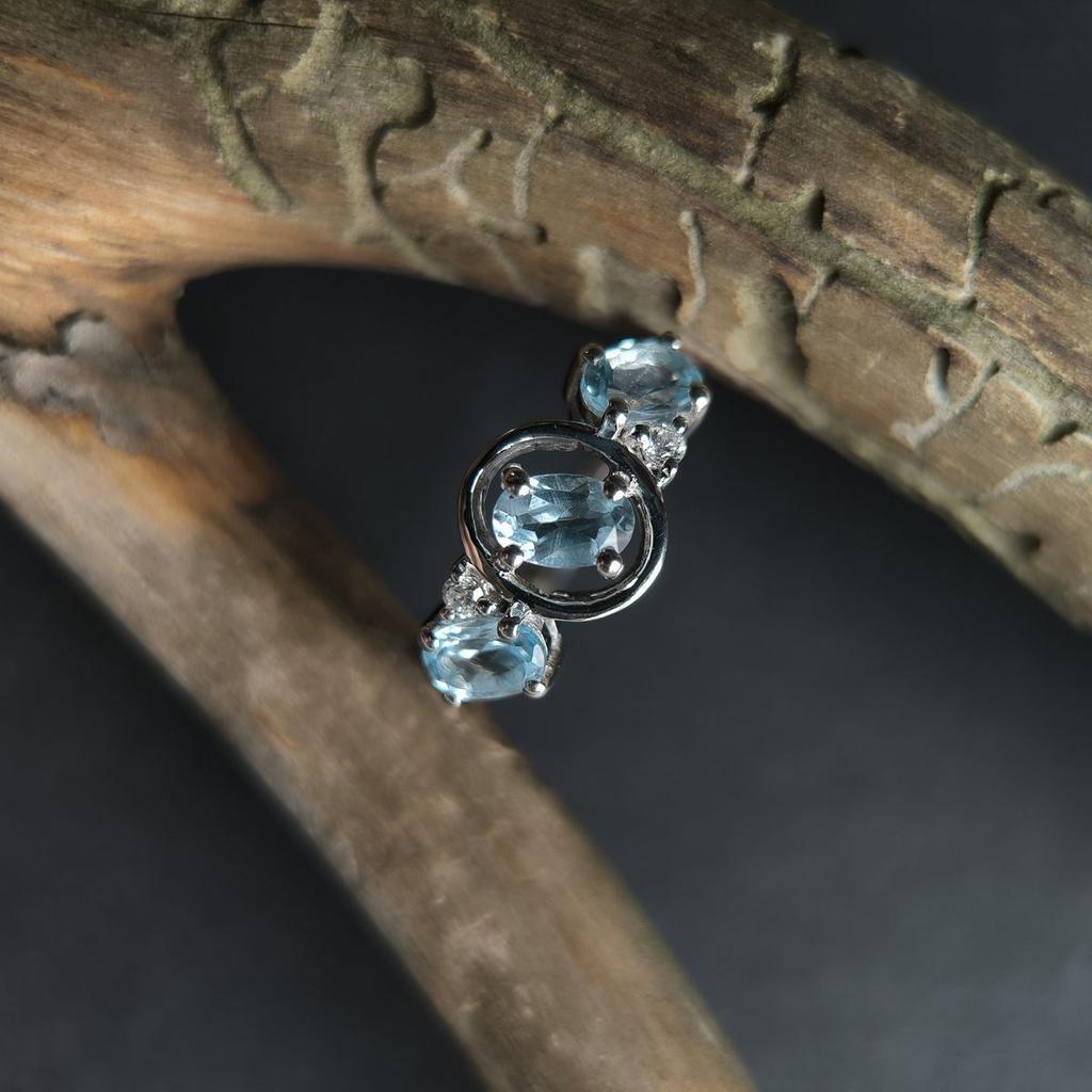 Серебряное кольцо с натуральным топазом 1.707ct, вес изделия 3 гр (2194521)