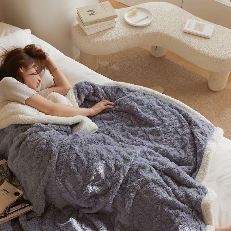 

Зимнее одеяло из тафты из овечьей шерсти - Толстое, Теплое, Однотонное покрывало для сна 200x230cm (1.8kg)