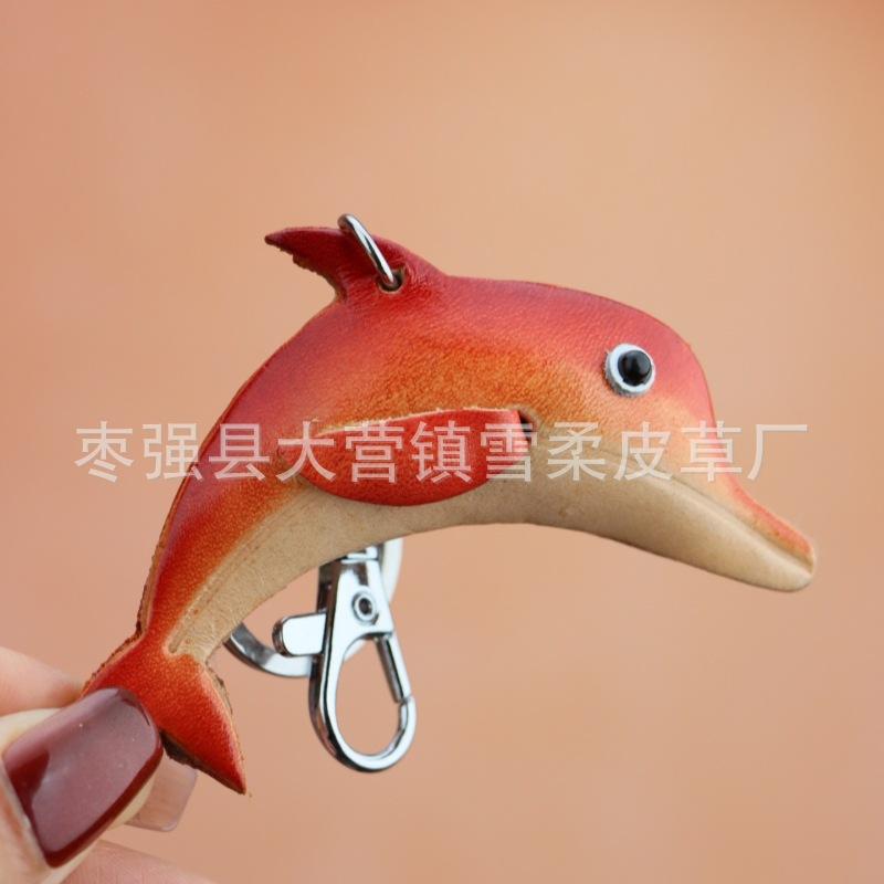 

First Layer Cowhide Dolphin Keychain Pendant, Locomotive Car Key Chain Accessories, Bag Pendant, Cute Little Gift. помаранчевий