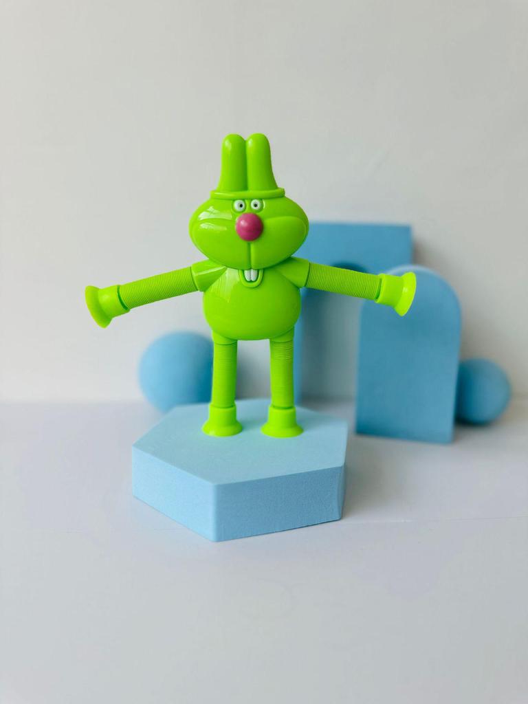 Creative Cartoon Giraffe Robot Egg Decompression Toy with Stretch Tube and Suction Cup, Featuring Ever-Changing Light-Up Hair.