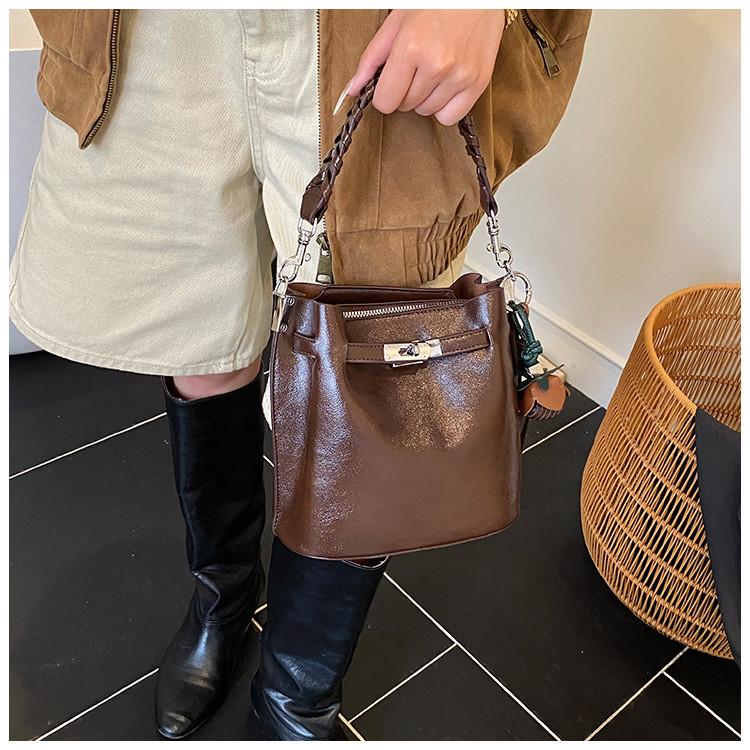 IELGY Ladies Messenger Bag Retro Casual All-Match Portable Bucket Bag
