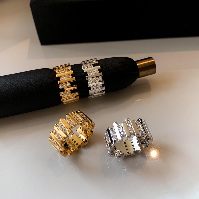 14K Gold Plated Zircon Round Ring - Elegant, Fashionable, High-End Design for Index Finger