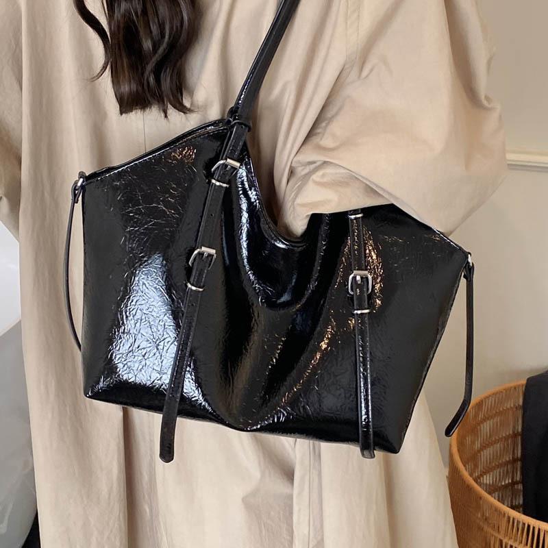 Fashion and leisure large-capacity tote bag women's new 2025 large bag high-end niche commuter bag trendy shoulder bag