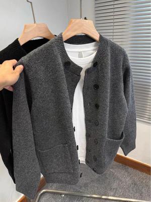 Cardigan Tricot Classique Polyvalent à Col Rond pour Homme: Pull Décontracté Haut de Gamme à Boutonnage Croisé
