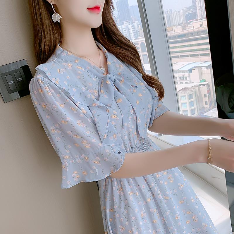 

Женское платье с короткими рукавами, цветочным принтом тай-дай и оборками, с поясом, подчеркивающим талию Large