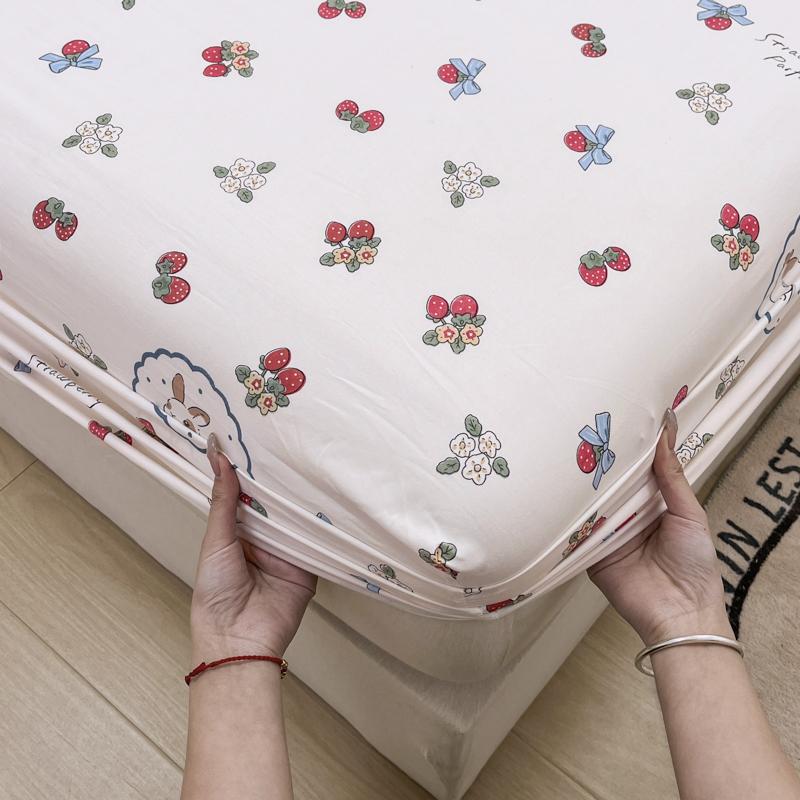 Cearșaf cu elastic ultra-moale, pre-spălat, cu motive florale, și fețe de pernă - se potrivește saltelelor de până la 25 cm, hipoalergenic, ușor de întreținut