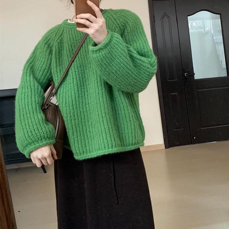 

Lazy and relaxed top, curled thick sweater, women s autumn and winter loose and thin round neck solid color knitted sweater average size 56-305 зелений