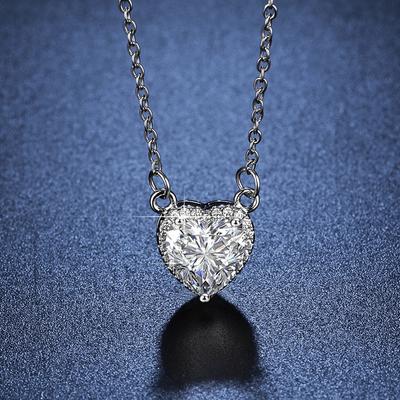 Temperament Versatile White Diamond Simulation Moissanite Heart Pendant Female, Fashion Love Clavicle Necklace