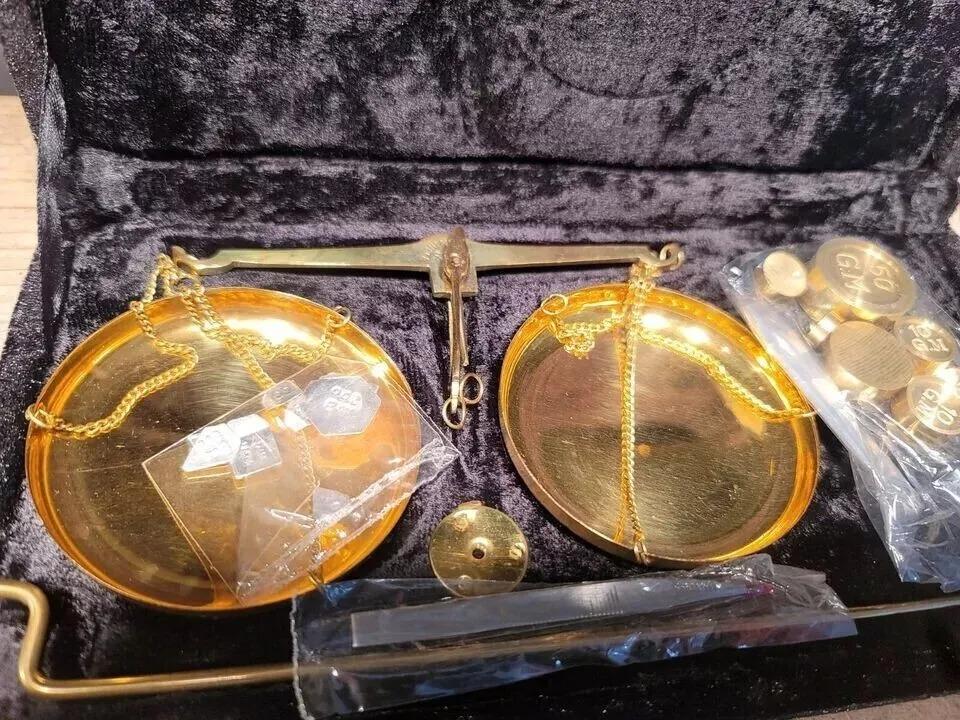 Antique Vintage Style Brass Balance ScalesVelvet Box & Complete Set