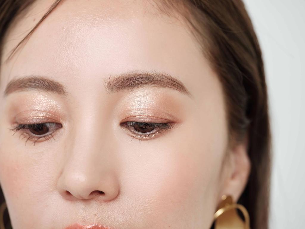 Fujiko Shake Shadow SV Glitter Highlighter Liquid Eyeshadow Tokimeki Glitter [Fujiko Official] Eyeshadow, Water-Based, Smudge-Resistant, (101 Rosé)