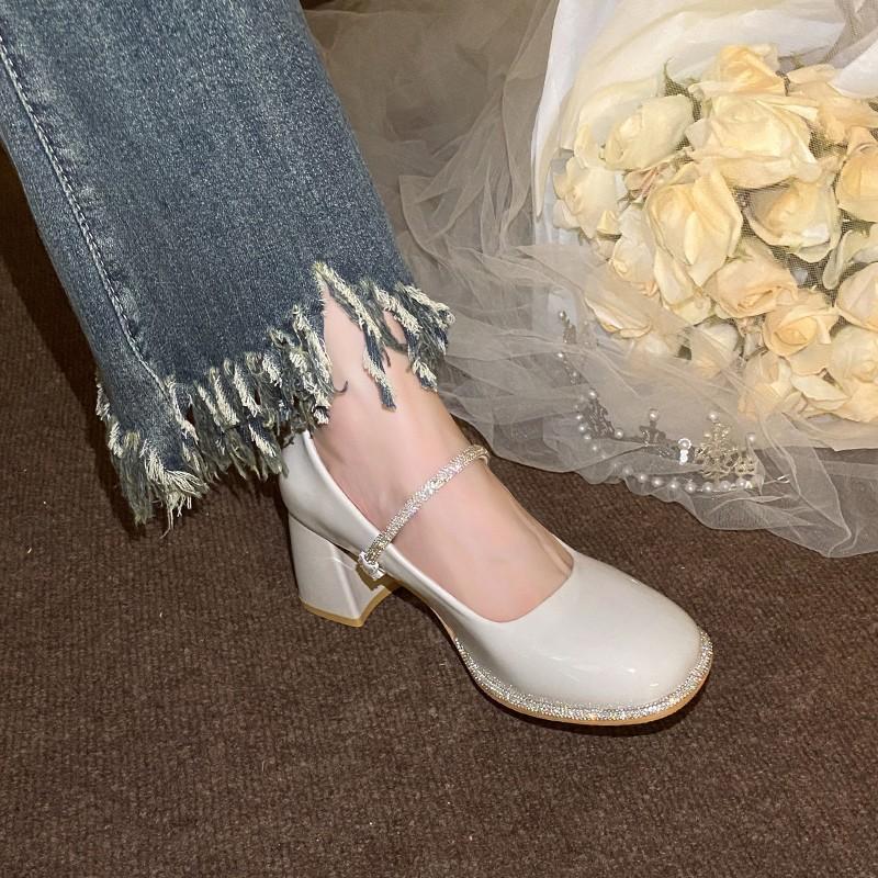 Süßes Temperament modische Pendlertasche Kopf Mary Jane Sandalen neuer Feenwind leicht reife Schnallensandalen Frau