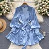 V Neck Bufiaste rękawy Satynowe sznurowane sukienki w jednolitym kolorze dla kobiet Francuska szykowna plisowana sukienka Wiosenne sukienki damskie