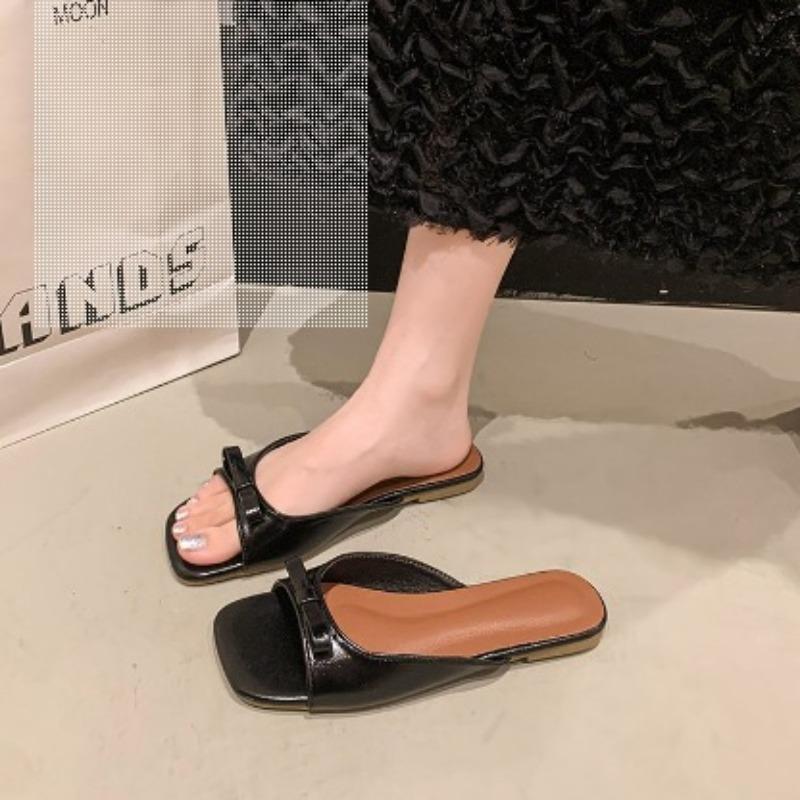 Open-toed cool slippers for women to wear summer new models with skirts low-heeled bow slippers 40 чёрный 2950₽