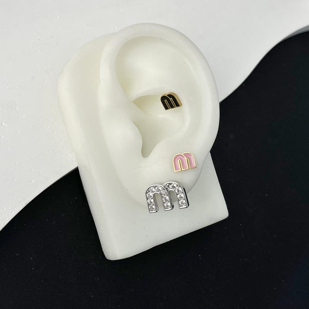 ALTERA Módní barevný přívěsek s písmenem M s olejovým smaltem, náušnice z nerezové oceli, malé šroubovací náušnice s kuličkou, piercing, zirkon