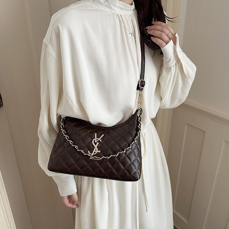 Borsa a tracolla sotto il braccio a catena rombica stile Xiaoxiangfeng da donna, nuova, versatile per la primavera e l'estate, borsa a spalla alla moda per pendolari