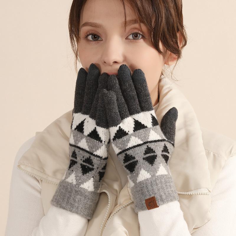 

Wool knitted gloves women s winter warm full-finger gloves piled thickened cycling wool gloves men One size чёрный