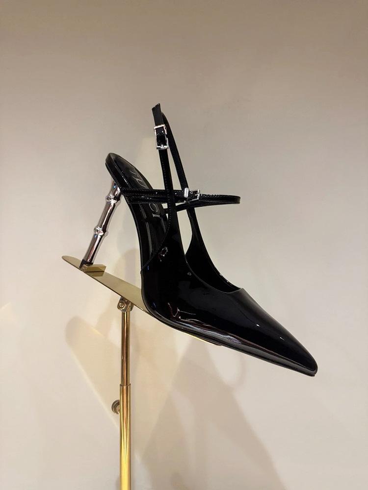 

Мода 2025 Новые сандалии с бамбуковым носком, Женские с острым носком, Элегантные и стройнящие, Французская мода, Патентная кожа, Сандалии с носком 40 чёрный