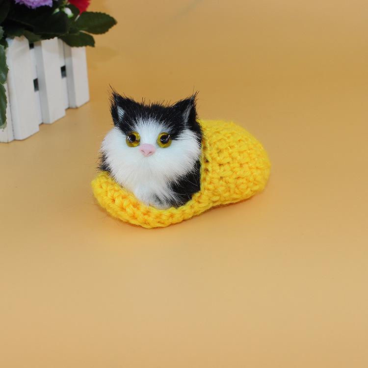 Crafted Christmas Cat Slippers: Meowing Open-Eye Cat Ornament Open-Eye Slippers