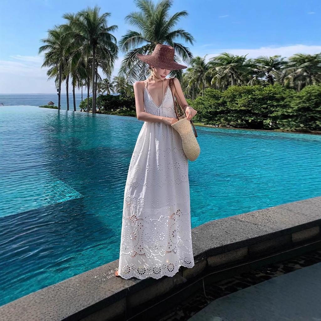 Hollow embroidered white dress female summer French super fairy fairy skirt waist thin holiday