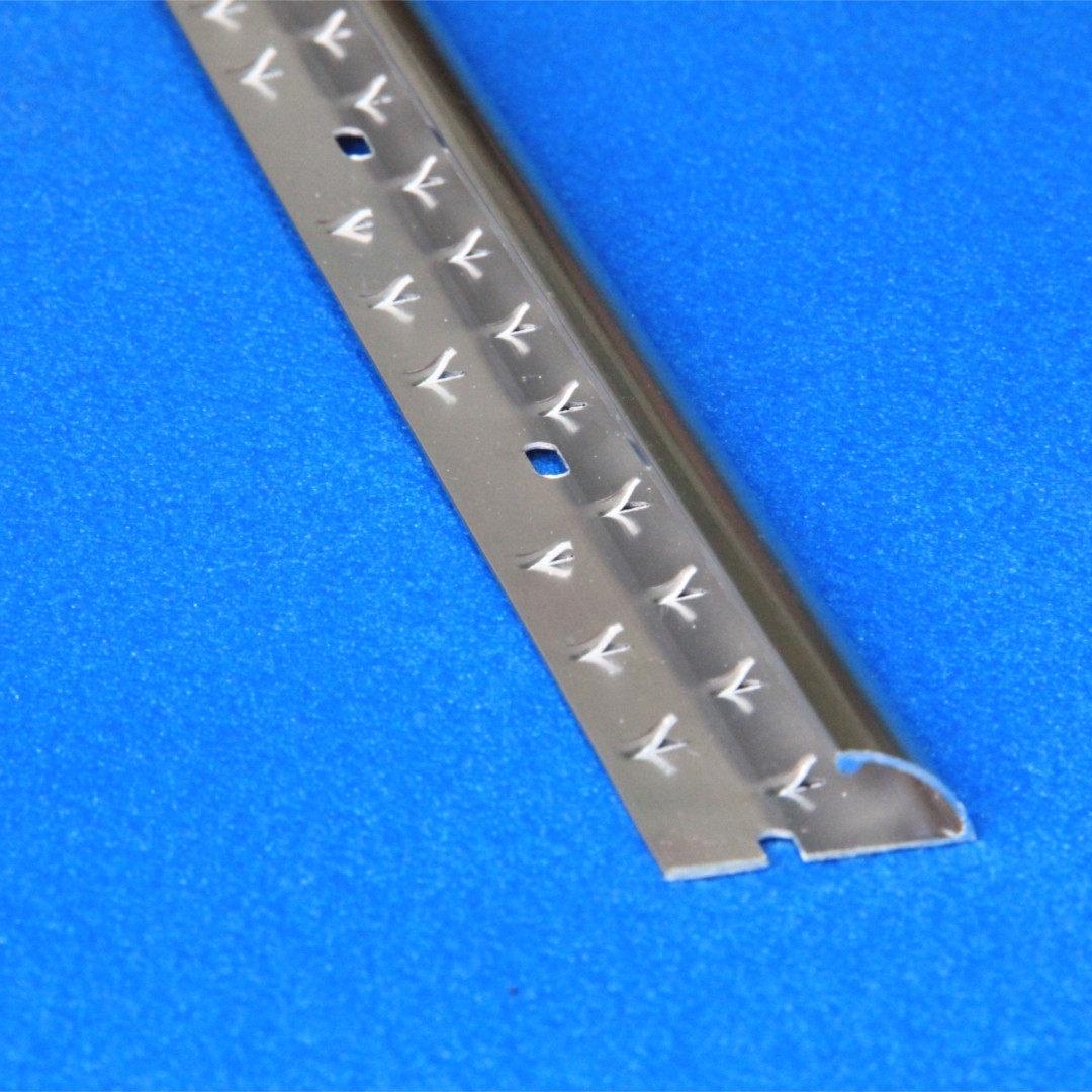 

Premium Aluminum Carpet Transition Strip - 1 meter for orders under 10 pieces; 24+ pieces come in 2-meter lengths. Default Item
