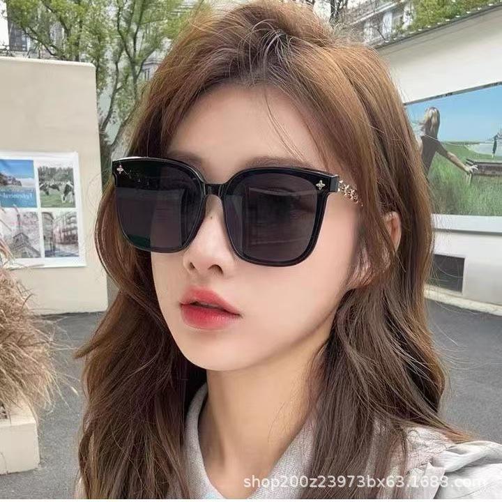 2025 Korean Retro-Style Trendy Sunglasses: Celebrity-Inspired High-End Fashion Beige Frame (Gray Lens)